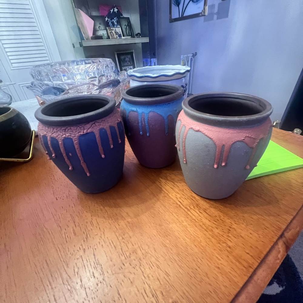 🎁PLANT POTS three succulent pots 3 colors 🌺FREE W/ PURCHASE OF OTHER POTS😘